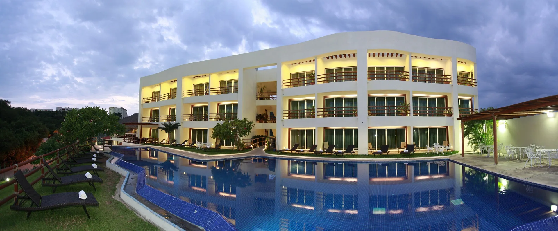 Princess Mayev Hotel Huatulco hillside boutique hotel with bay views and peaceful pool terrace